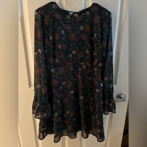 Xhiliration Green Sheer Paisley Bell Sleeve Bohemian Dress